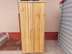 Eladó egy Nobis 42 cm mély Polcos És Akasztós Fenyő Szekrény. RS búto