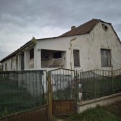 Eladó felújítandó családi ház Mohácsszigeten, Homorúdon