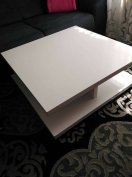 Eladó nagy méretű Ikea magasfényű modern asztal 90x90 es bolti ára 790
