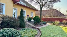 Eladó prémium családi ház Veresegyház szívében!