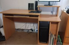 Eladó számítógépasztal