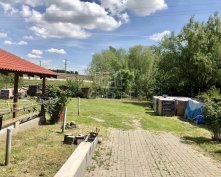 Eladó üzlethelyiség Budapest XXII. kerület, Kitűnő közlekedés, nagy