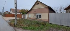 Élhető ház Makón  3 szoba, nyugodt környezet, kicsi telek!