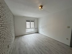 Első emeleti lakás eladó a Pollack Mihály utcában