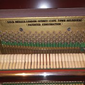 Eredeti díjazott/Weinbach 104/acéltőkés angolmechanikás modern pianínó