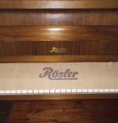 Exkluzív selyemfényű 3 pedálos/Rösler Walnut/páncéltőkés művészpianínó