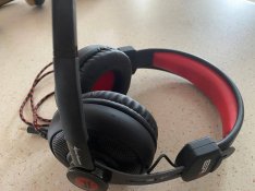 Fejhallgató headset fekete-piros ER2 típus
