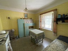 Felújítandó családi ház szép környezetben, csendes helyen eladó!