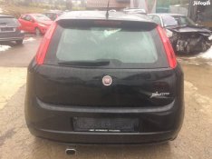 Fiat Grande Punto 2008 1.4 16v alkatrészek motor váltó karosszéria