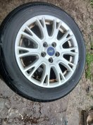 Ford gyári 16 os alu felni nyári gumival eladó