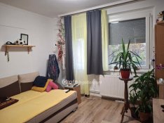 Három szobás, erkélyes, 70 nm-es lakás eladó, Gyula