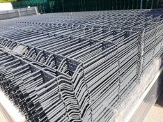 Hegesztett Drótháló Drótfonat vadháló kerítés építés betonoszlop drót