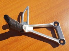 Honda CBR 250 R Jobb hátsó lábtartó 10549