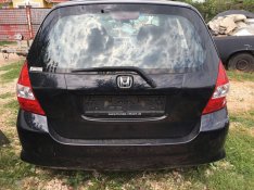 Honda jezz 2004 1.2 Benzines alkatrészei motor váltó karosszéria