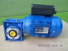 Húsdarálóhoz, új, 220 V.-os hajtóműves villanymotor