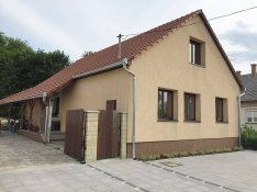 ID:1060 Igényesen felújított tágas családi ház eladó