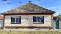 Kalocsán az Illyés Gyula utcában 3 szobás ház eladó!