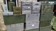 Katonai honvédségi Magyar és Orosz cirill betűs vas fém fa láda