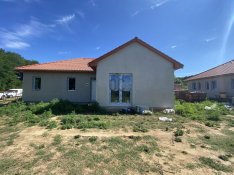 Kerepesi 114 nm-es ház eladó