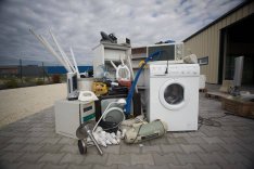 Keresek: Fém - elektronikai hulladék , ócska vas , ón, roncs autó felvásárlás
