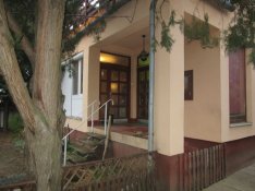 Kétszintes családi ház, városközpothoz közel