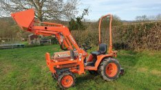 Kistraktor Kubota B1-w750 / LA0k332