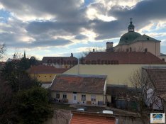 Közel Budapesthez, Vác szívében