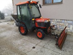 Kubota traktor 4x4 dízel hótoló gardán fűtött fülke kevés üzemóra