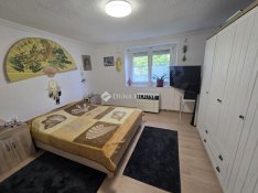 Lajoskomáromi eladó 66 nm-es ház