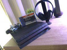 Makulátlan PS4 Pro, Wireless GOLD Headset, + 7 DB Játék Ajándékba