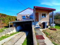 Máriakálnokon Dunamenti családi ház eladó