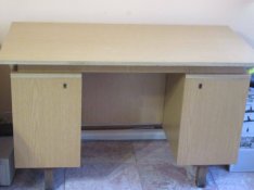 Masszív Békebeli Íróasztal