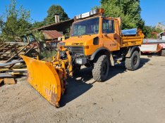 Mercedes-Benz Unimog U1400 hóeltakarító