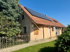 Minden igényt kielégítő családi ház Tata nyugodt, kertvárosias részén