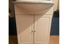 Mosdószekrény márvány lappal kagylóval