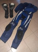Motoros bőrruha eladó csizmával