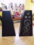 Nagy teljesítményű csonka gúla forma épített hangfal pár