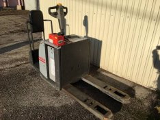 Nissan PLP 200 F típusú elektromos gyalogkíséretű targonca 2t
