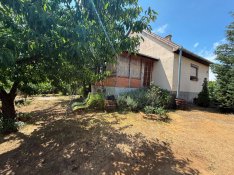 Nyíregyháza zárkerti részen 817 nm-es telekterületen 45 nm 2 szoba nap