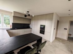 Nyírpazony-Kabaláson mediterrán stílusú, új építésű családi ház eladó