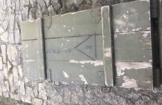 Orosz háborús retró nyitható vasalt fa lőszeres láda eladó