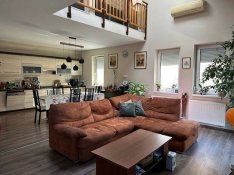 Pápán újépítésű 131m2-es galériás lakás eladó