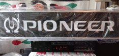 Pioneer világító felirat
