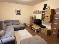 Pláza környékén felújított lakás gárázzsal eladó