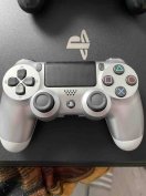 Ps4 pro 1tb//2kontroller//vertical stand//charging station//