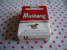 Retró Mustang füstszűrős cigaretta 6 doboz bontott kartonban