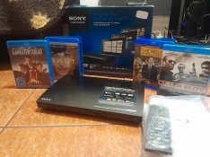 Sony Bluray lejátszó újszerű állapotban dobozában gyári filmekel 