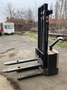 Targonca, raklapemelő béka, magasemelő, elektromos