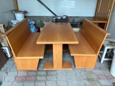 Tömör fa étkező garnitúra 2 pad 1 asztal kiváló állapotban