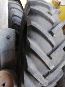 Traktor gumik eladó 